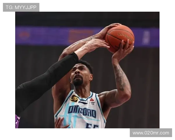 福建胜青岛布里斯科爆发米奇空砍 福建胜青岛布里斯科爆发米奇空砍